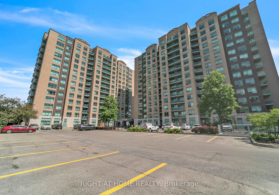 11-oneida-crescent-richmond-hill-ontario-n13556052
