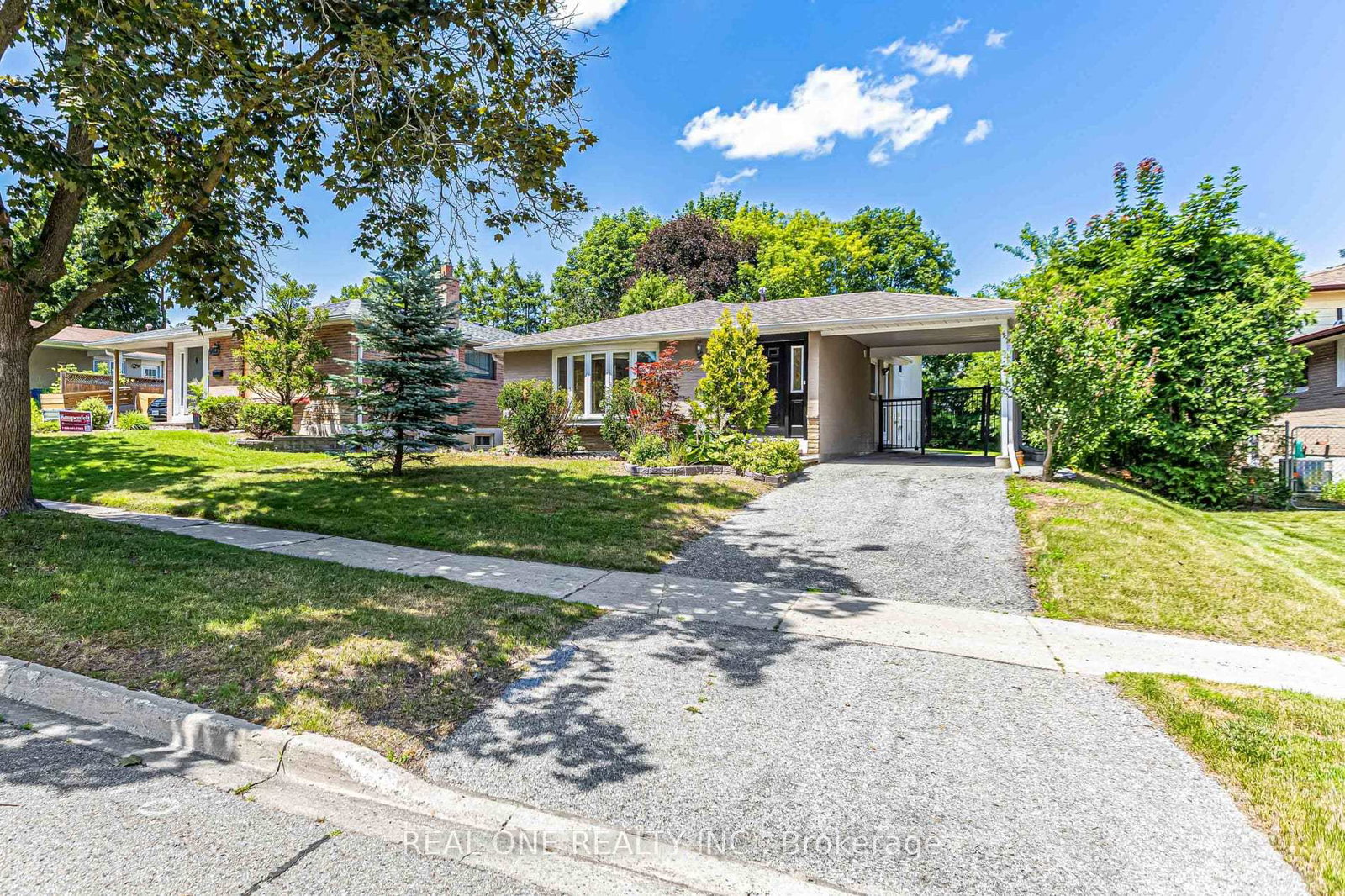 52-devins-drive-aurora-ontario-n13556880