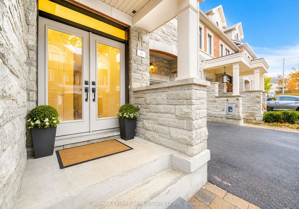 11-hiawatha-court-vaughan-ontario-n13557012