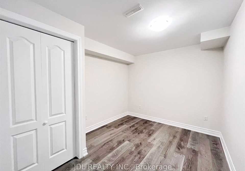 43-portage-avenue-richmond-hill-ontario-n13557096