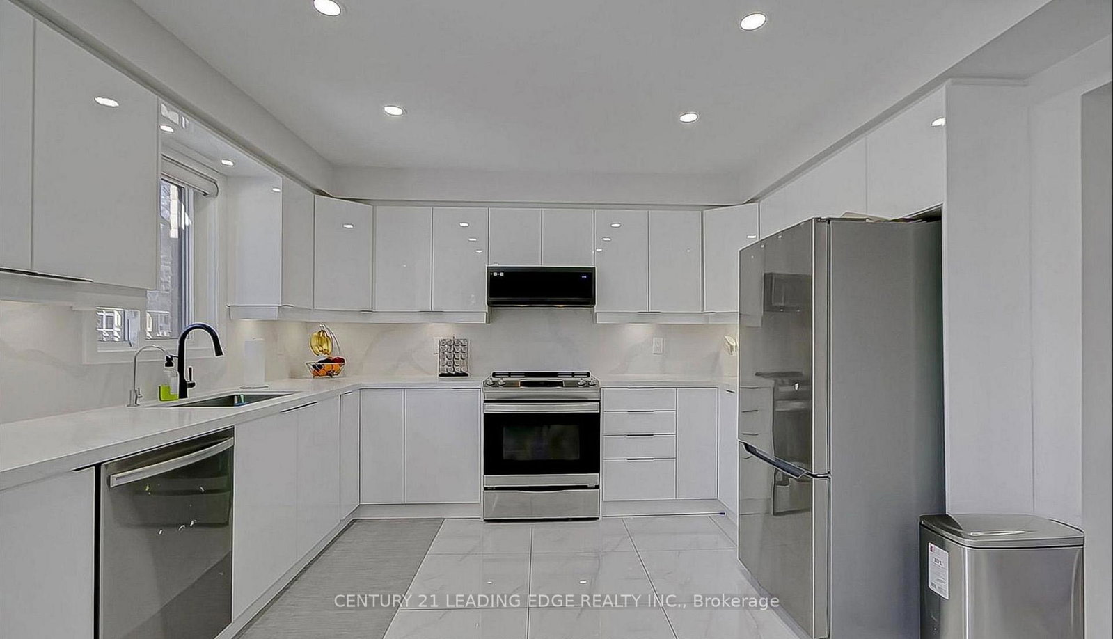 220-olde-bayview-avenue-richmond-hill-ontario-n13557642