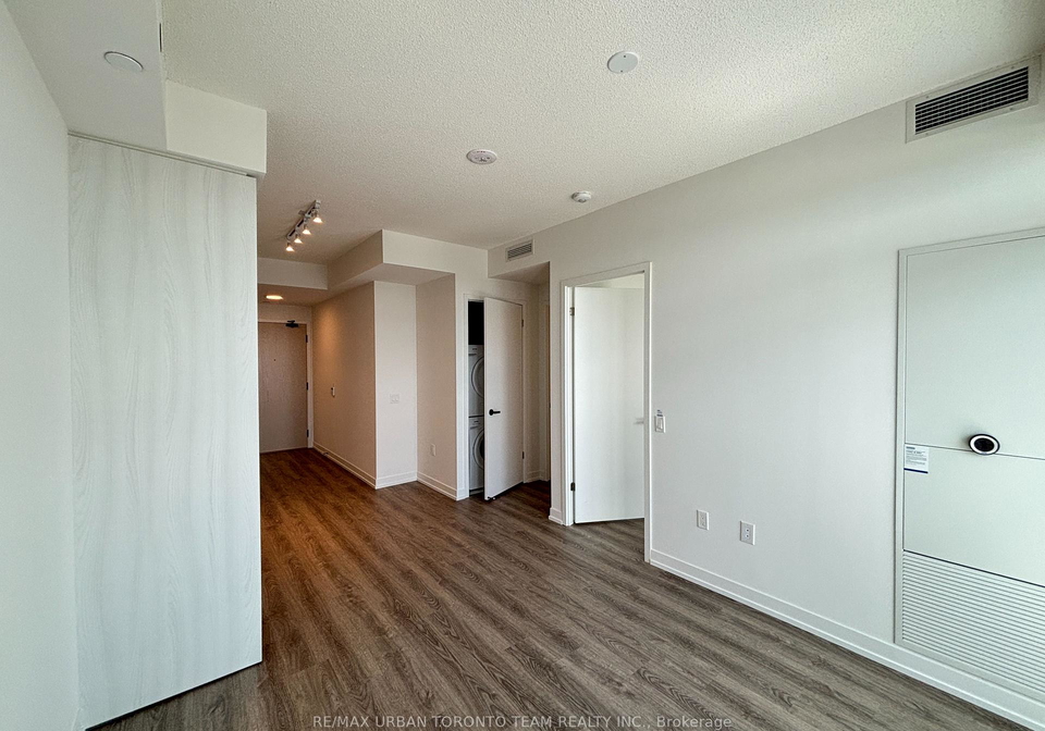 195-commerce-street-vaughan-ontario-n13558122