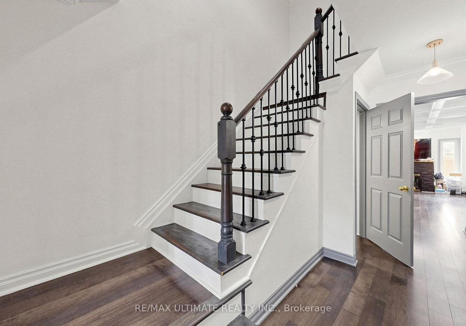 131-foxchase-avenue-vaughan-ontario-n13558362