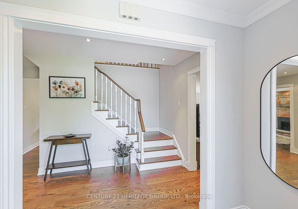 380-selby-crescent-newmarket-ontario-n13559958