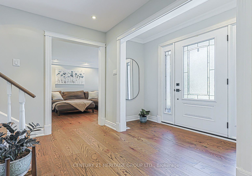 380-selby-crescent-newmarket-ontario-n13559958