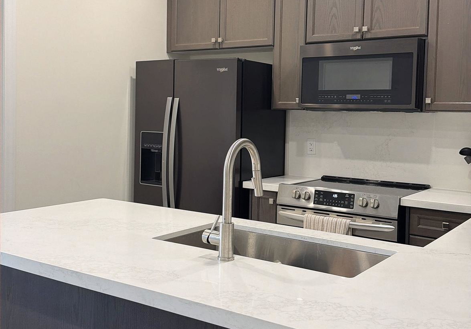 51-vantage-loop-newmarket-ontario-n13561020