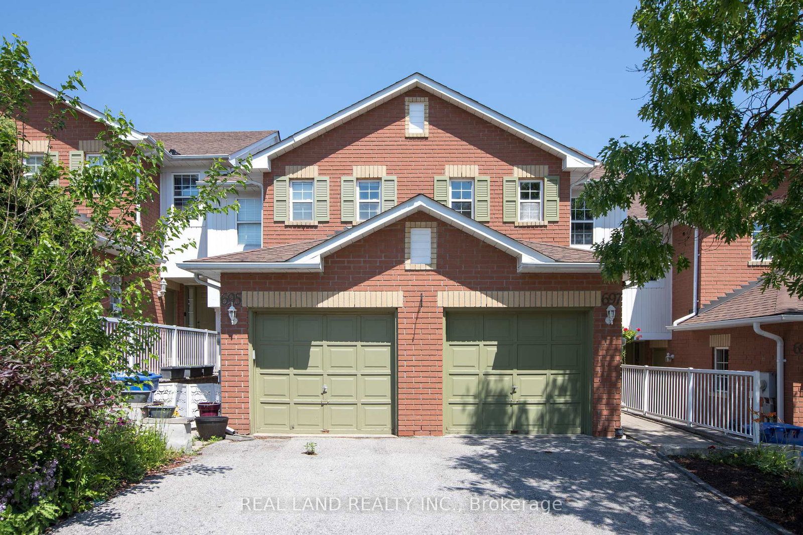 697-limpert-terrace-newmarket-ontario-n13561794