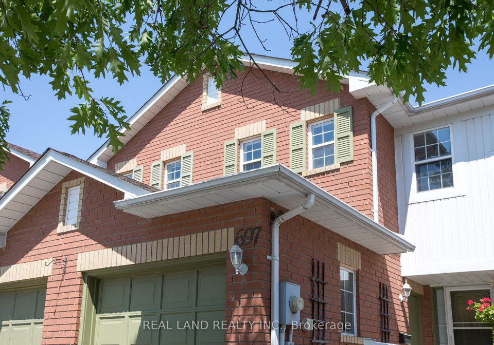697-limpert-terrace-newmarket-ontario-n13561794
