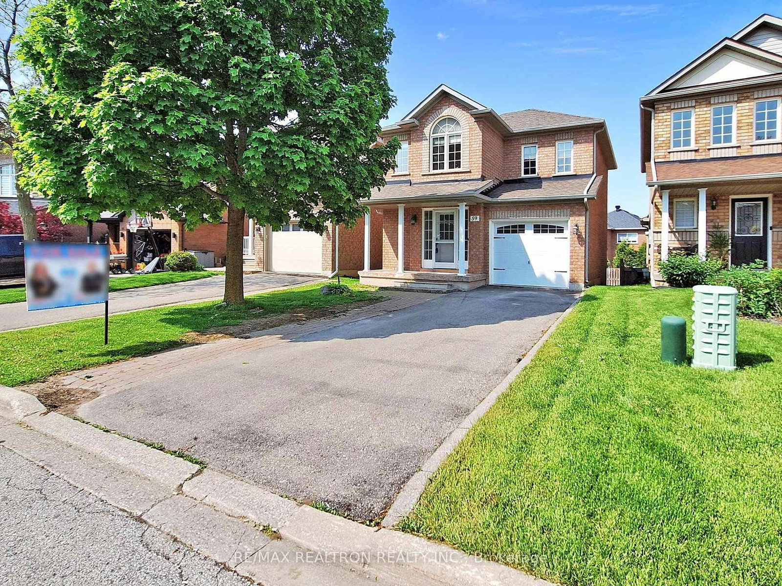 59-goyo-gate-vaughan-ontario-n13561874
