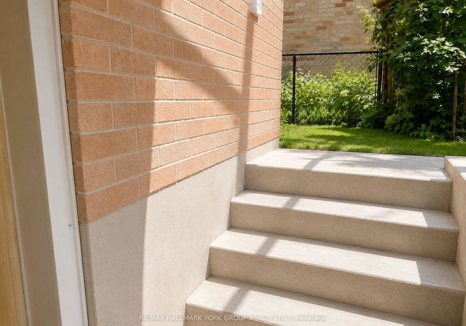 111-worthington-avenue-richmond-hill-ontario-n13563122