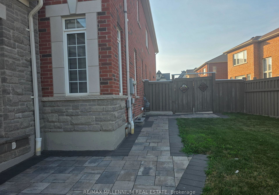 42-cranbrook-apt-crescent-vaughan-ontario-n13563322