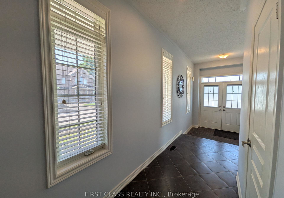 1140-stuffles-crescent-newmarket-ontario-n13563504