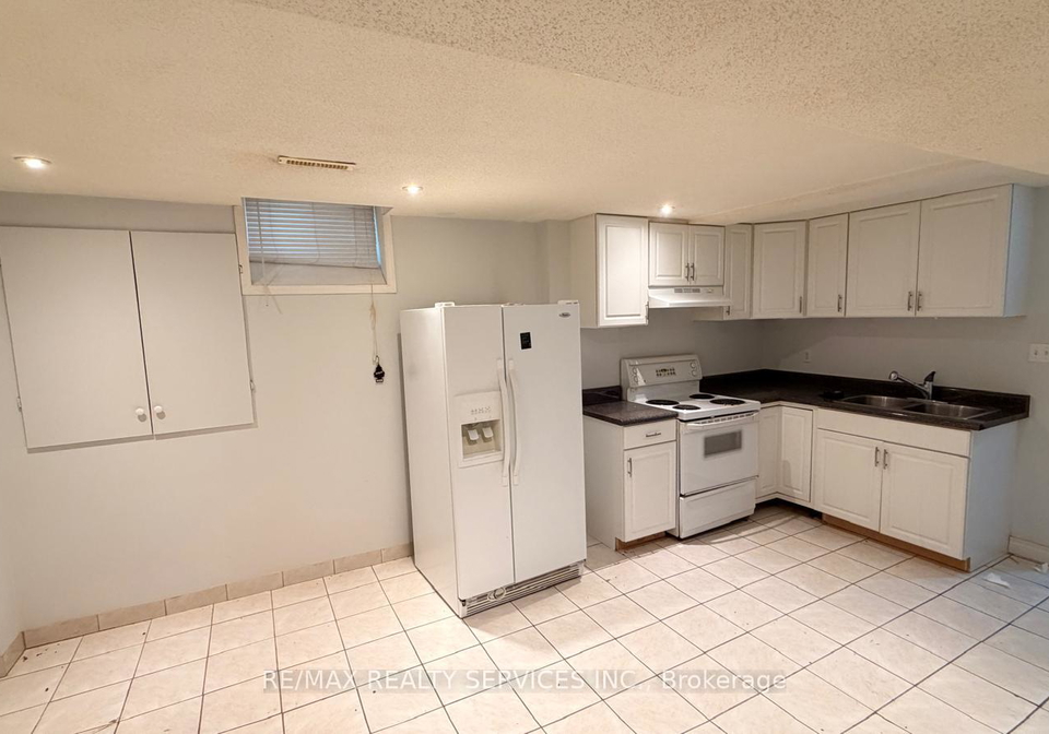 36-windward-crescent-vaughan-ontario-n13563654