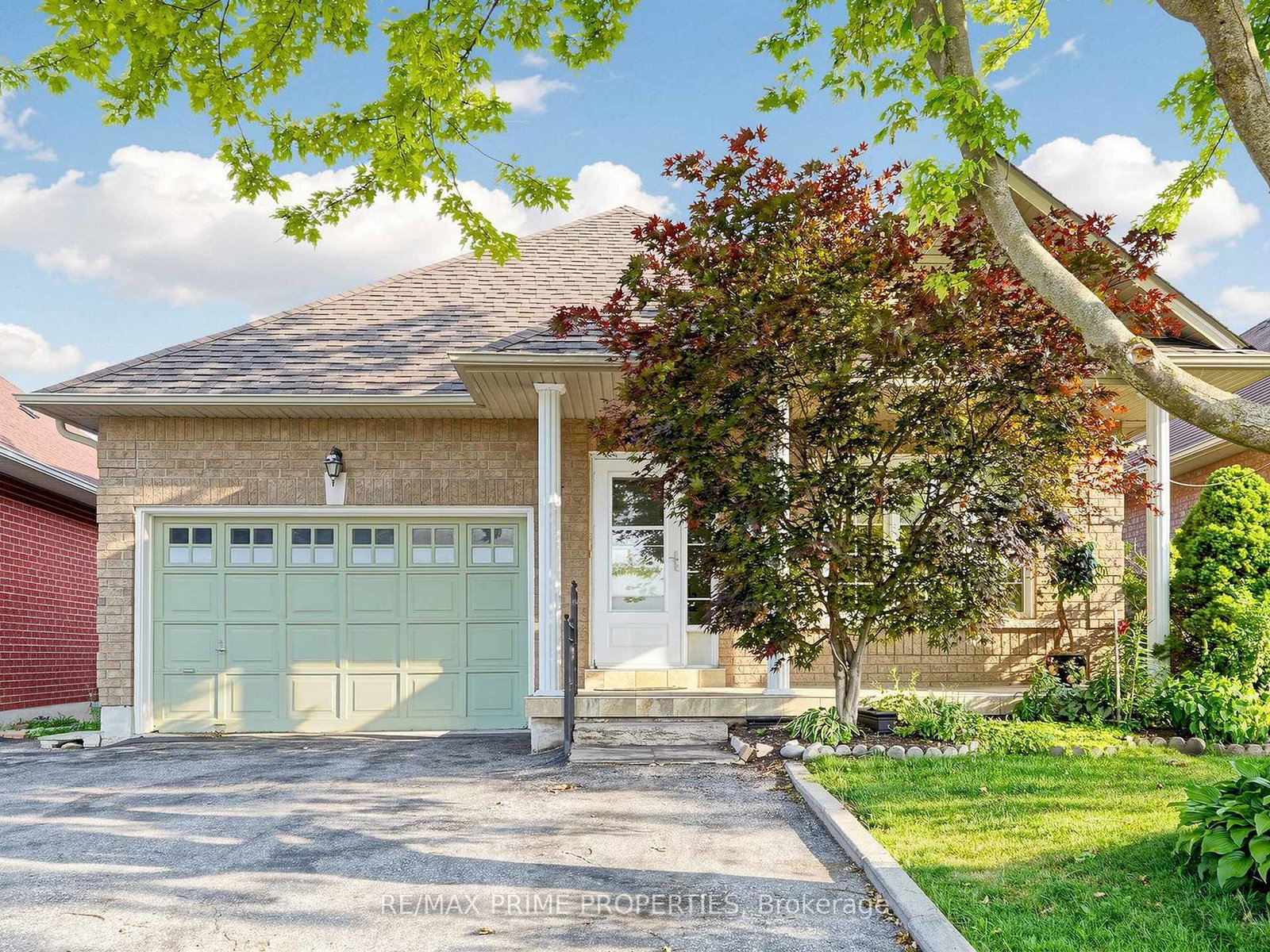 176-sawmill-valley-drive-newmarket-ontario-n13564182