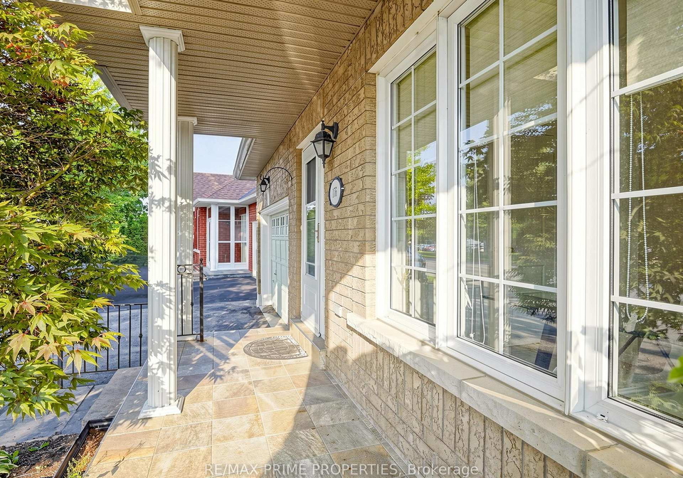 176-sawmill-valley-drive-newmarket-ontario-n13564182
