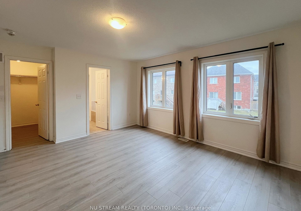 37-kavanagh-avenue-east-gwillimbury-ontario-n13564692