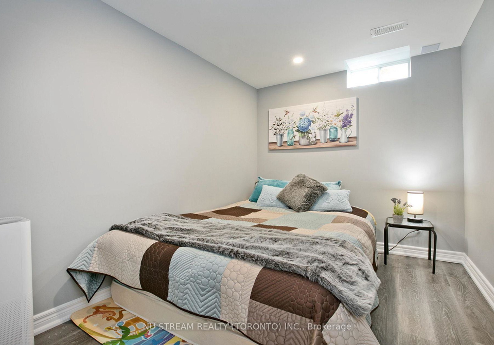 261-doubtfire-crescent-markham-ontario-n13564744
