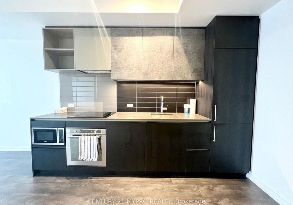 1000-portage-parkway-vaughan-ontario-n13566722
