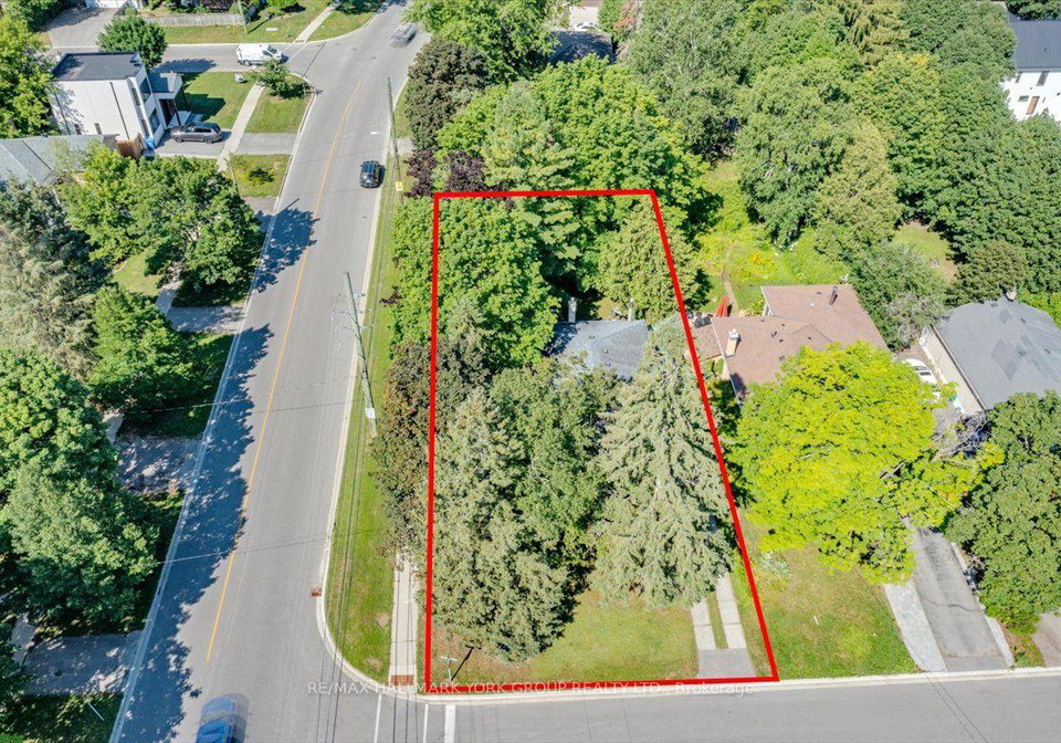 2-corbett-crescent-aurora-ontario-n13567118