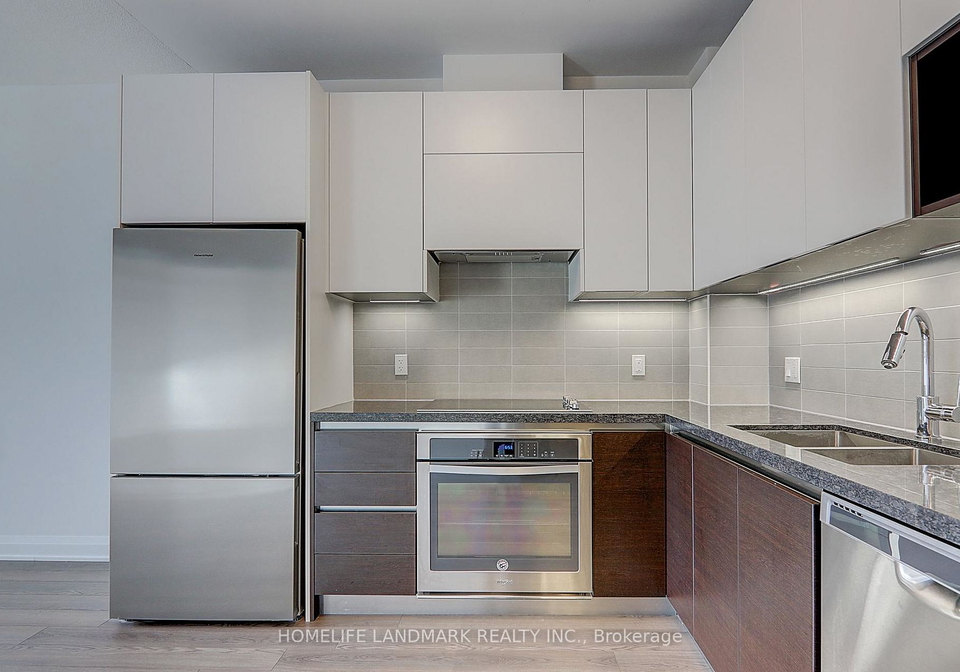 25-water-walk-drive-markham-ontario-n13568034