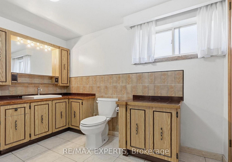 228-andrew-park-vaughan-ontario-n13568484