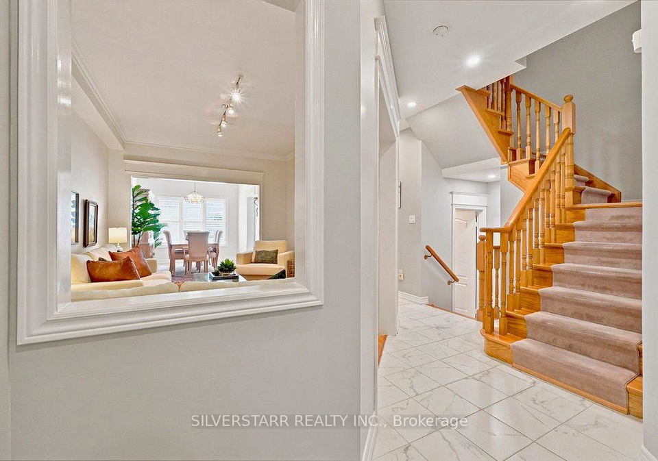 255-shaftsbury-avenue-richmond-hill-ontario-n13569646