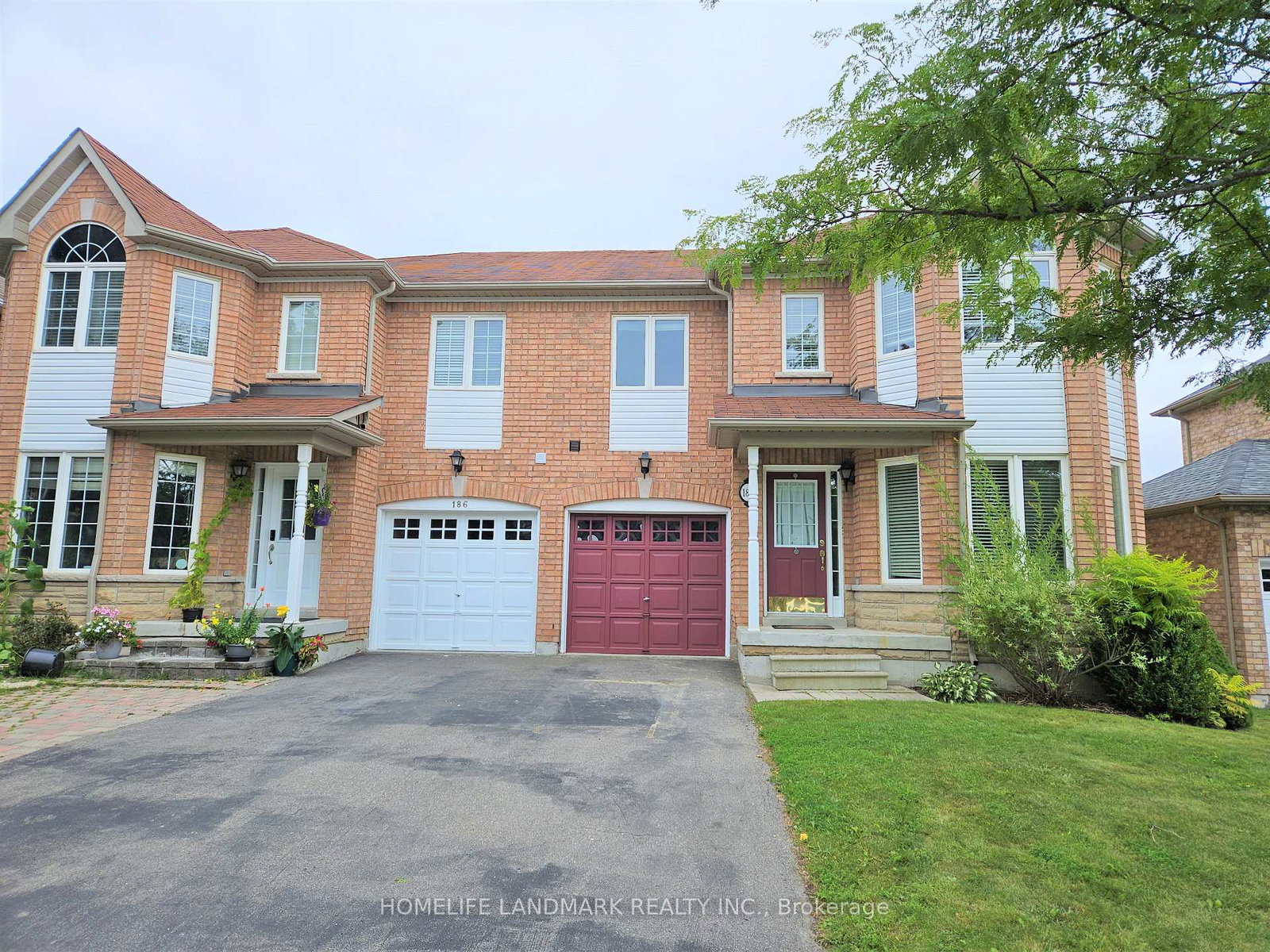 188-wainscot-avenue-newmarket-ontario-n13569872