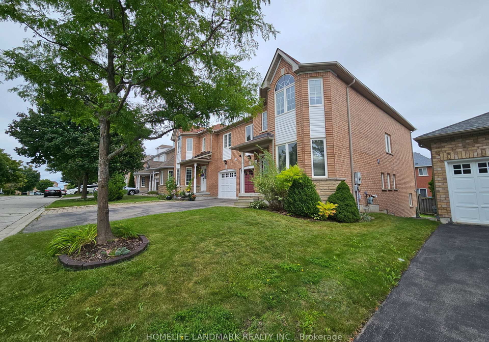 188-wainscot-avenue-newmarket-ontario-n13569872