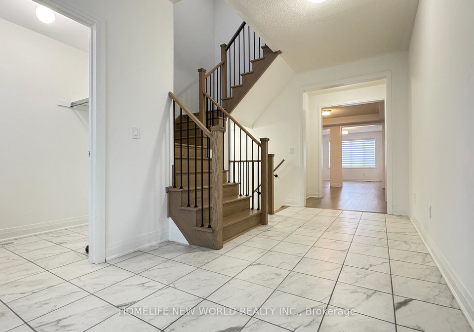 33-marlene-johnston-drive-east-gwillimbury-ontario-n13569992
