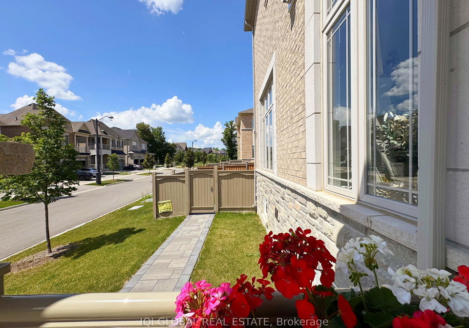 82-madoc-place-vaughan-ontario-n13570048