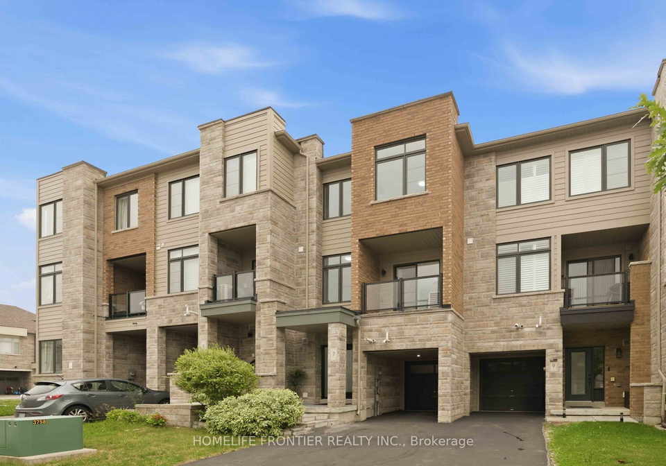 7-vantage-loop-newmarket-ontario-n13571838