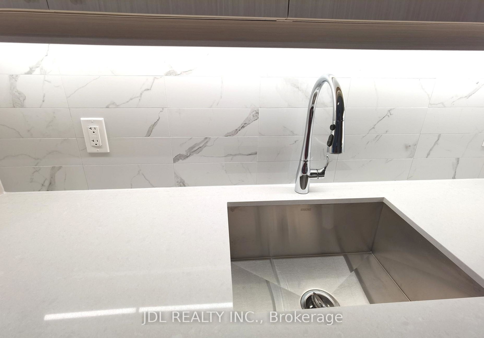 85-oneida-crescent-richmond-hill-ontario-n13572804