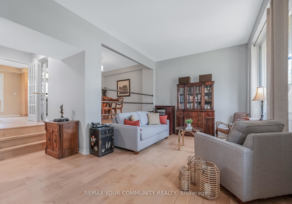 97-poplar-crescent-aurora-ontario-n13573520