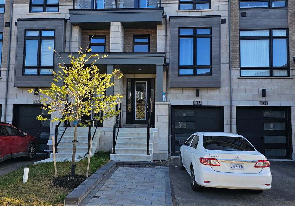 135-farooq-boulevard-vaughan-ontario-n13574392