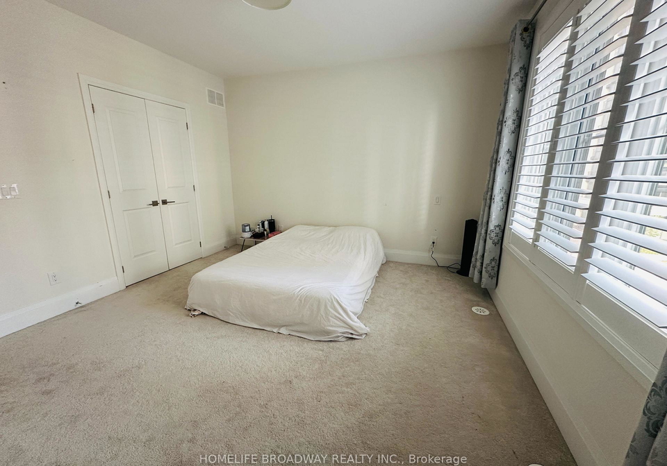 392-highway-7-e-richmond-hill-ontario-n13574620