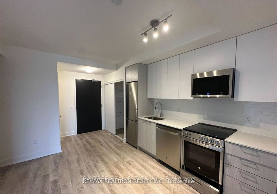 185-deerfield-road-newmarket-ontario-n13574694