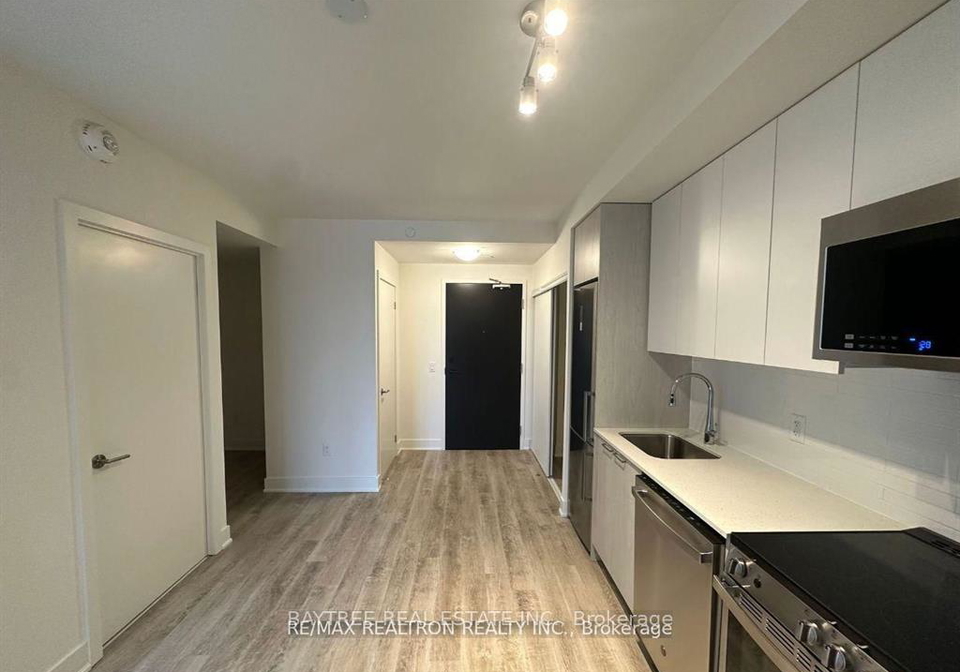 185-deerfield-road-newmarket-ontario-n13574694