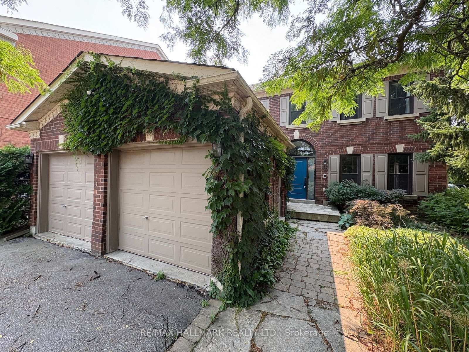 34-theobalds-circle-richmond-hill-ontario-n13575296