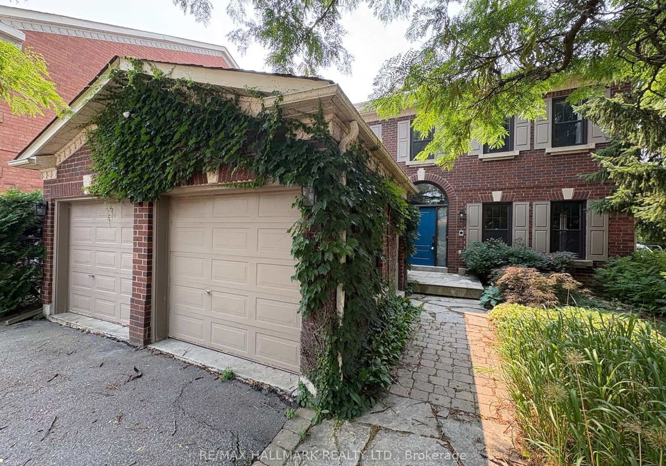 34-theobalds-circle-richmond-hill-ontario-n13575296