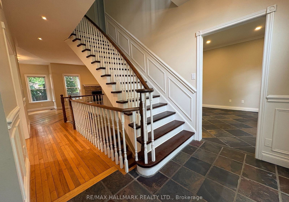 34-theobalds-circle-richmond-hill-ontario-n13575296