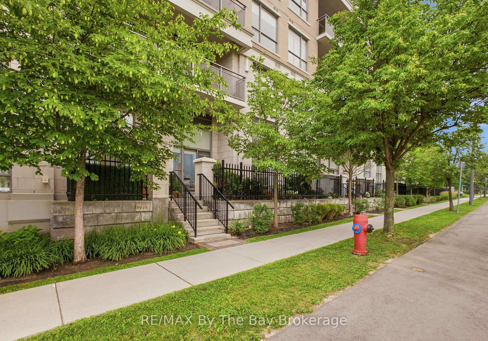 111-civic-square-gate-aurora-ontario-n13575354