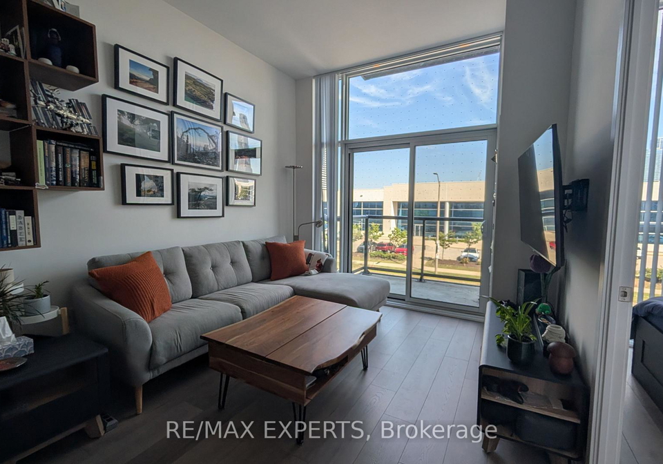38-honeycrisp-crescent-vaughan-ontario-n13575730