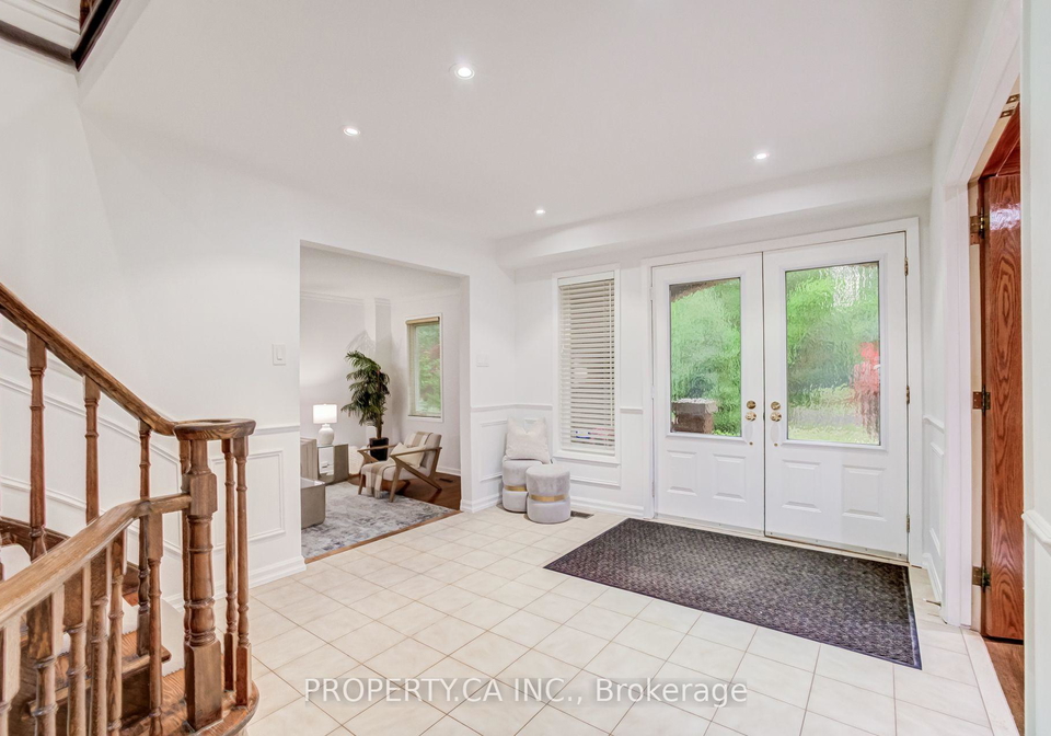 143-cambridge-crescent-richmond-hill-ontario-n13575780