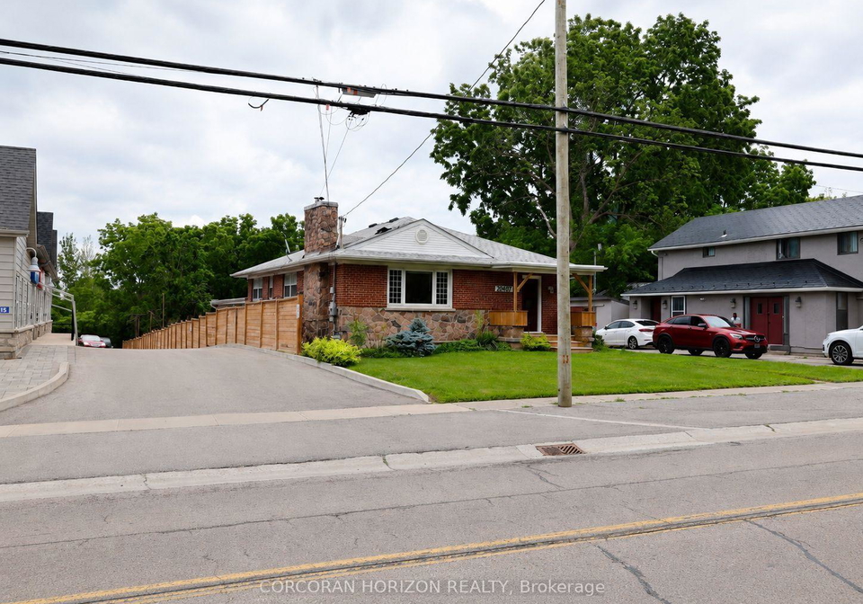 20407b-leslie-street-east-gwillimbury-ontario-n13577184