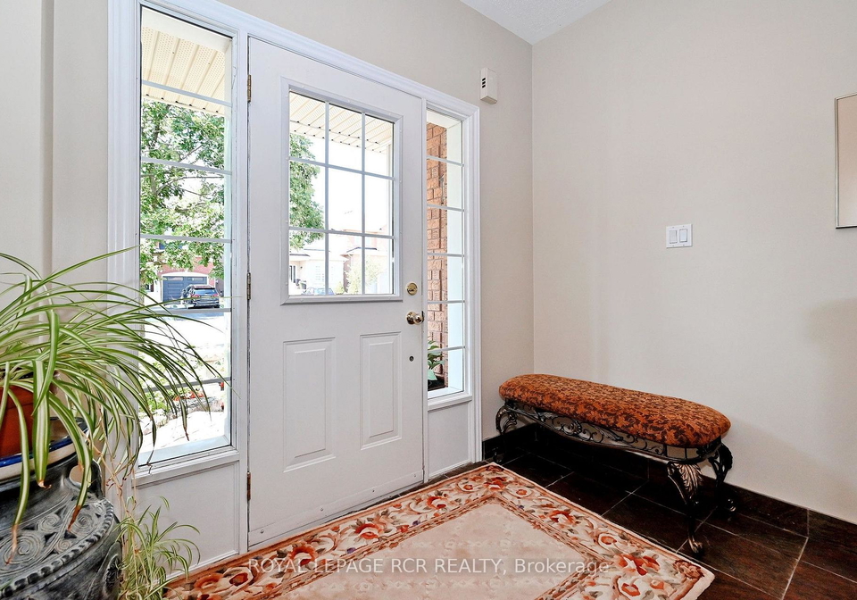 81-woodbury-crescent-newmarket-ontario-n13577308