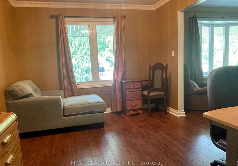 251-scott-avenue-newmarket-ontario-n13577460