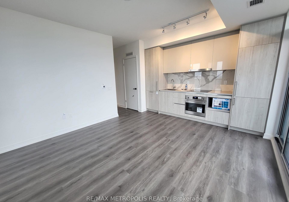 225-commerce-street-vaughan-ontario-n13577786