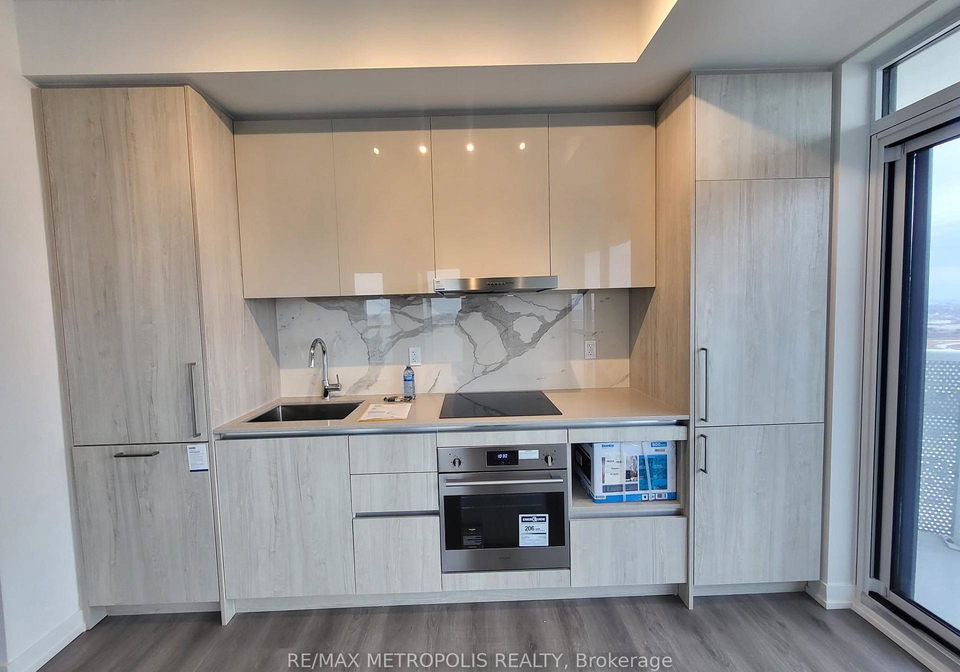 225-commerce-street-vaughan-ontario-n13577786