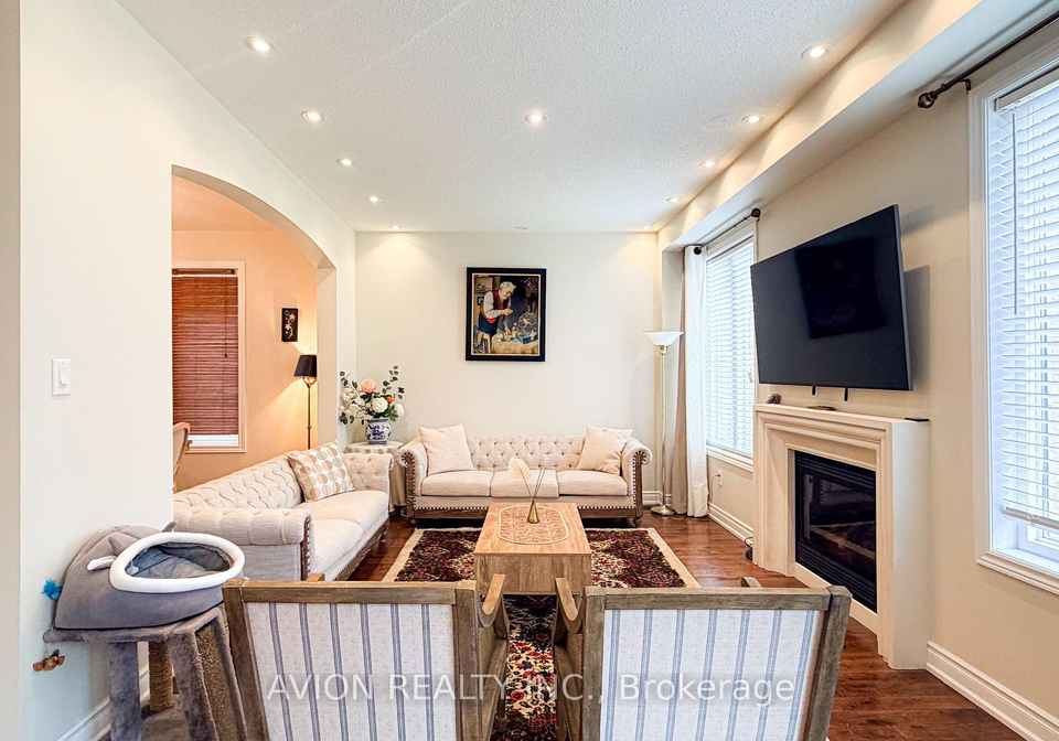 4-sequin-drive-richmond-hill-ontario-n13577860