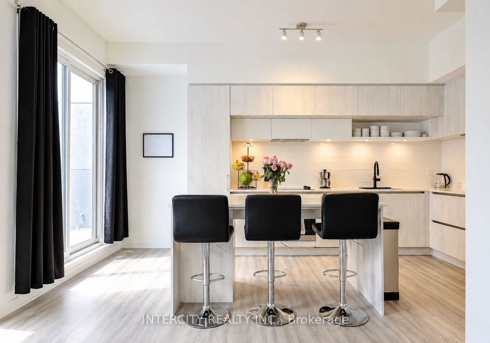 11-david-eyer-road-richmond-hill-ontario-n13577990
